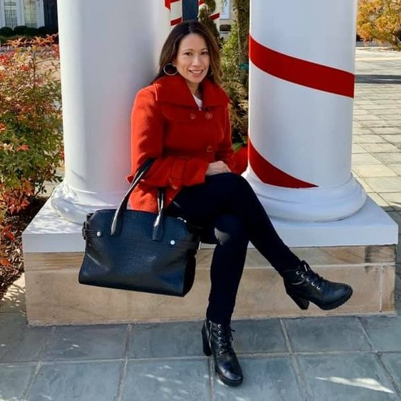 Meet your Posher, Jessica - Picture 1 of 1